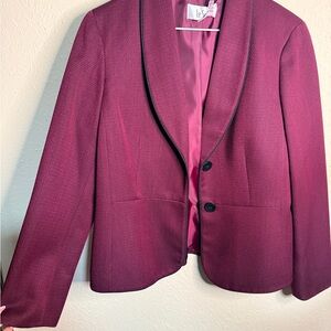 Elegant Professional Burgundy Blazer Le Suit